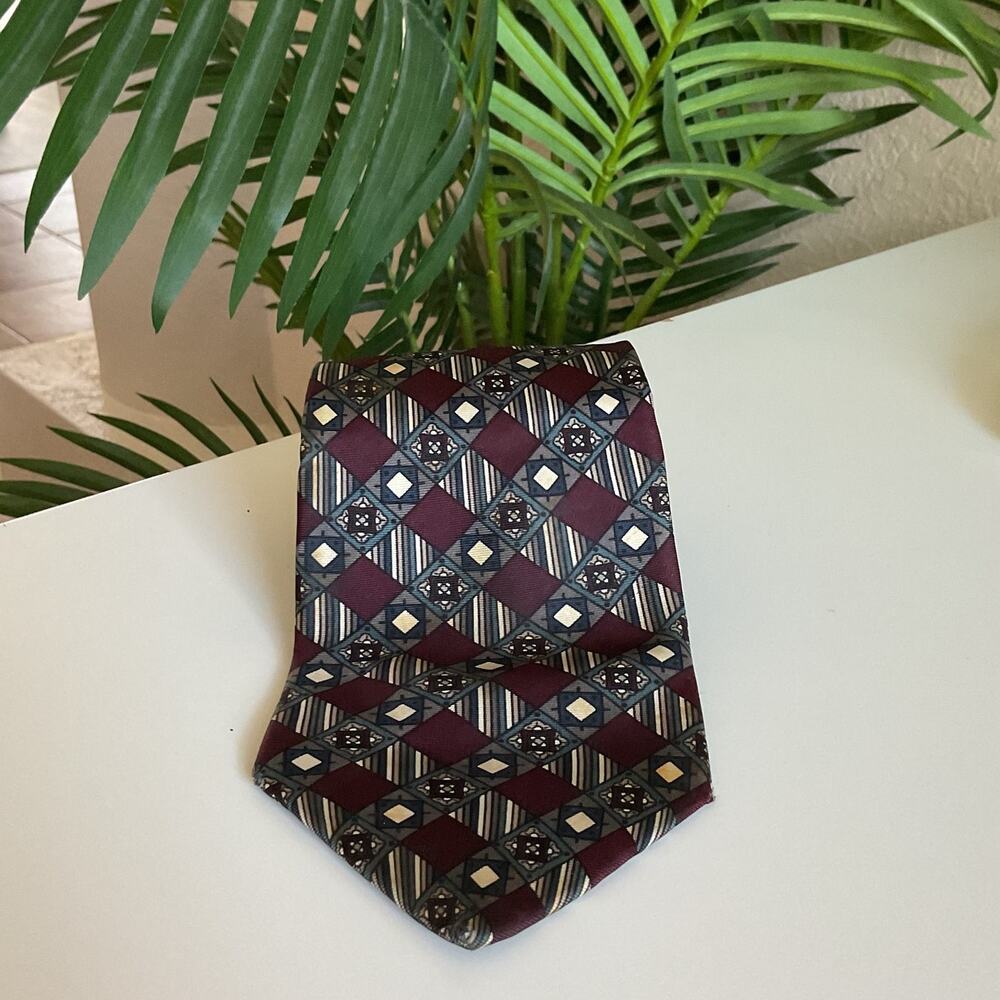 Stafford Mens Burgundy Geometric Silk Necktie